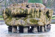 Felsenbrunnen im suedl. Hofgarten der Residenz wird seit Januar 2025 renoviert